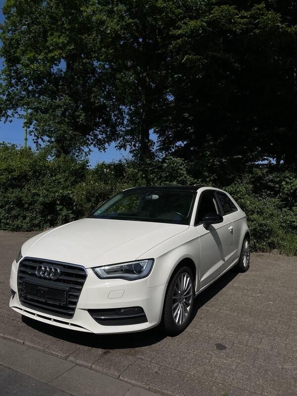 Weiß Gebraucht 2012 Audi A3 S-Line Kleinwagen | 12.000 € (Guter Preis) - Bild 1/4