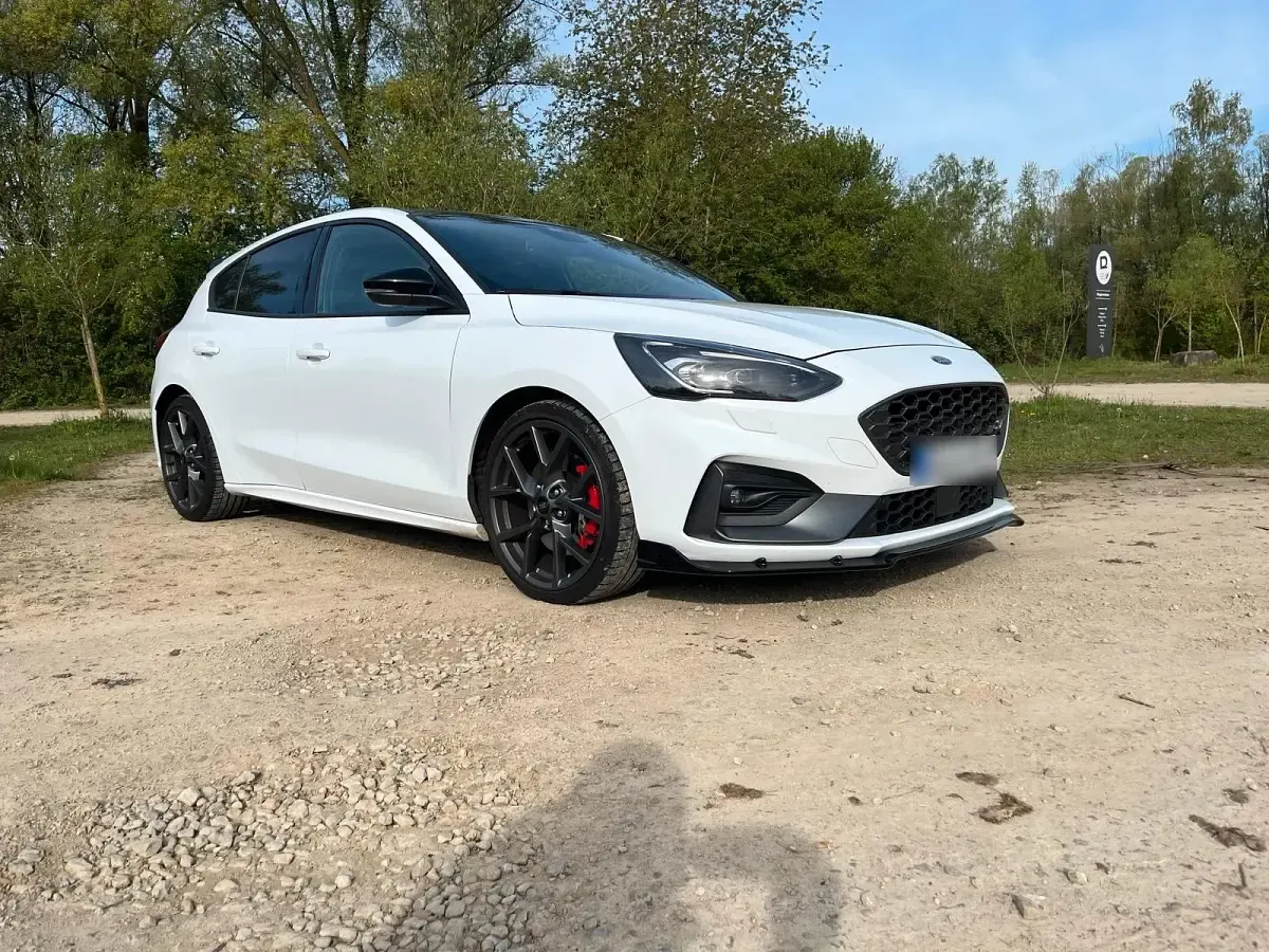 Gebraucht Ford Focus ST 280 PS (205 kW) 2019 Weiß Limousine
