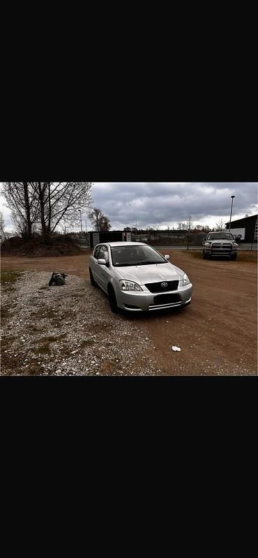 Silber Gebraucht 2002 Toyota Corolla Kleinwagen | 2.300 € - Bild 1/4