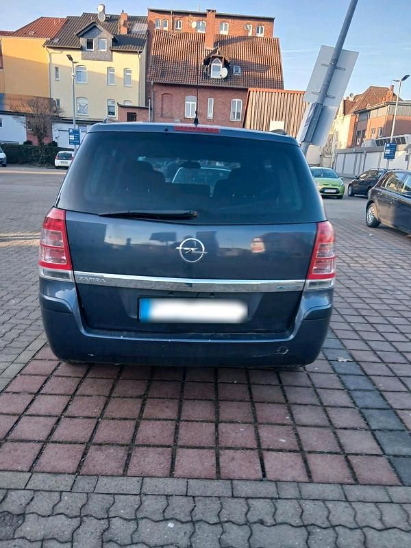 Gebraucht Opel Zafira 115 PS (84 kW) 2009 Andere farben Van / Kleinbus