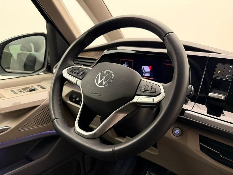 Gebraucht VW Multivan Style 150 PS (110 kW) 2025 Grau Van