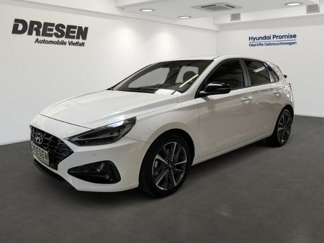 Serenity white Gebraucht 2024 Hyundai i30 GO! Limousine | 21.550 € (Fairer Preis) - Bild 1/4