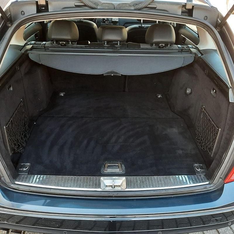 Gebraucht Mercedes C180 156 PS (114 kW) 2010 Grau Kombi