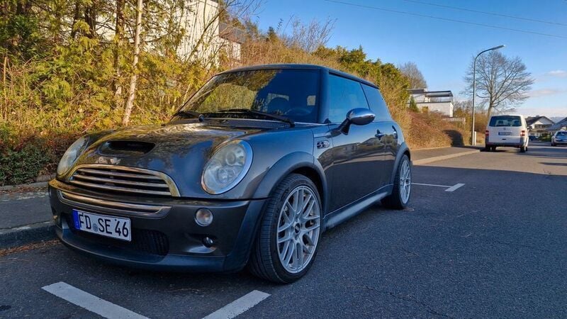 Silber Gebraucht 2007 Mini John Cooper Works Kleinwagen | 4.200 € - Bild 1/4