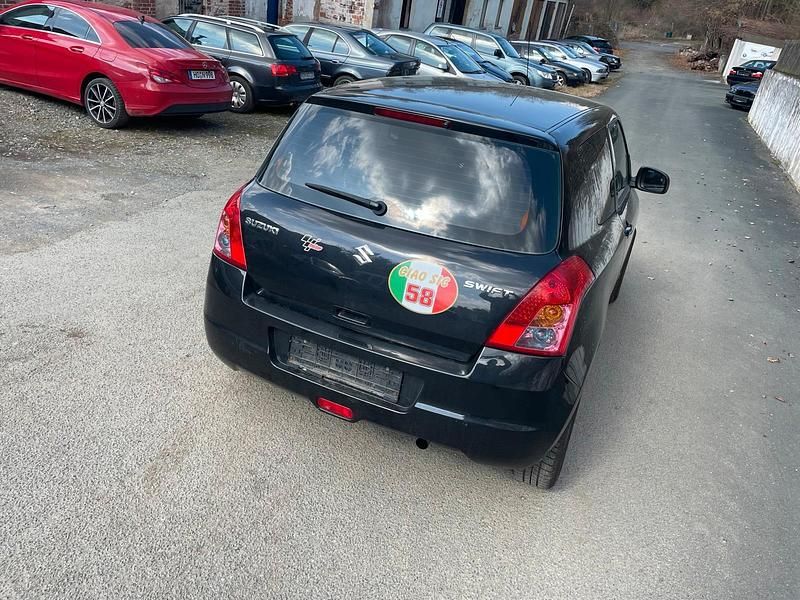 Gebraucht Suzuki Swift 92 PS (67 kW) 2011 Schwarz Kleinwagen