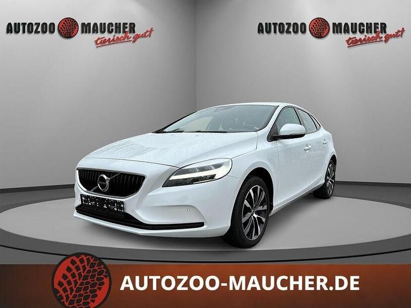 Weiß Gebraucht 2019 Volvo V40 Momentum Kombi | 15.990 € (Fairer Preis) - Bild 1/4