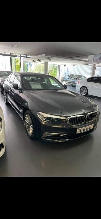 Schwarz Gebraucht 2018 BMW 540 Luxury Line Limousine | 29.500 € (Superpreis) - Bild 1/4