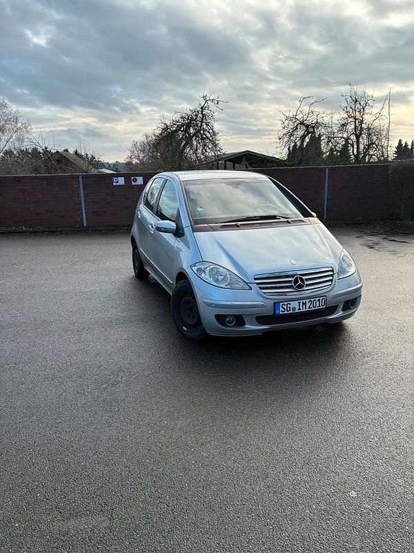 Gebraucht Mercedes A180 Classic 109 PS (80 kW) 2004 Silber Kleinwagen