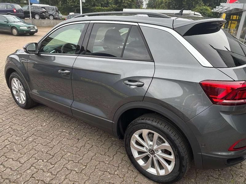 Neu VW T-Roc Life 116 PS (85 kW) 2025 Indiumgrau metallic SUV