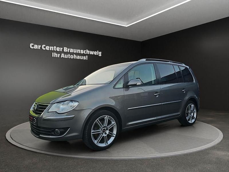 Grau Gebraucht 2008 VW Touran Highline Van / Kleinbus | 4.999 € (Fairer Preis) - Bild 1/4