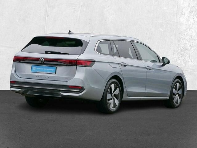 Gebraucht VW Passat Business 150 PS (110 kW) 2024 Oyster silver metallic Kombi