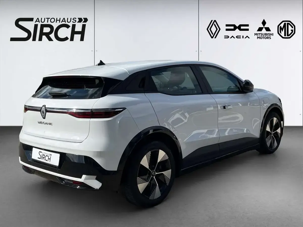 Second-hand Renault Megane E-Tech Evolution 160 kW (218 CP) 2023 Alb Berlinǎ