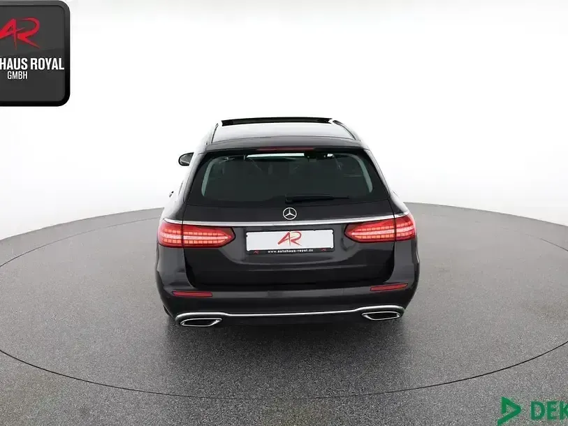 Gebraucht Mercedes E220 200 PS (147 kW) 2022 Grafitgrau Kombi