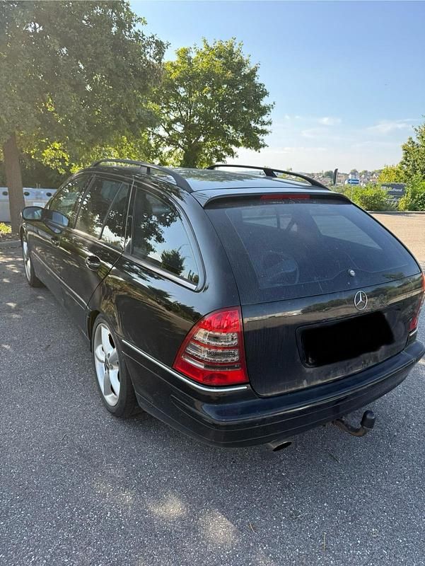 Schwarz Gebraucht 2003 Mercedes C320 Avantgarde Kombi | 1.649 € (Superpreis) - Bild 1/4
