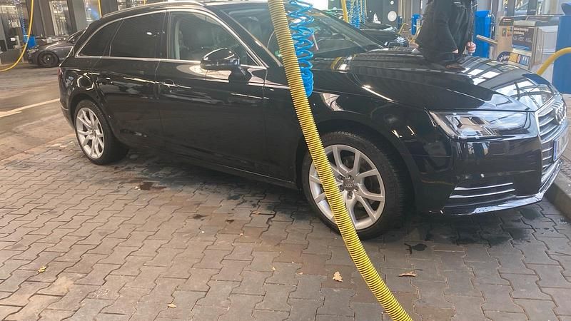 Second-hand Audi A4 170 CP (125 kW) 2017 Negru Break