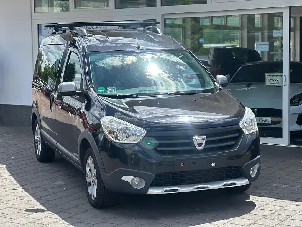 Gebraucht Dacia Dokker Stepway 90 PS (66 kW) 2017 Schwarz Van / Kleinbus
