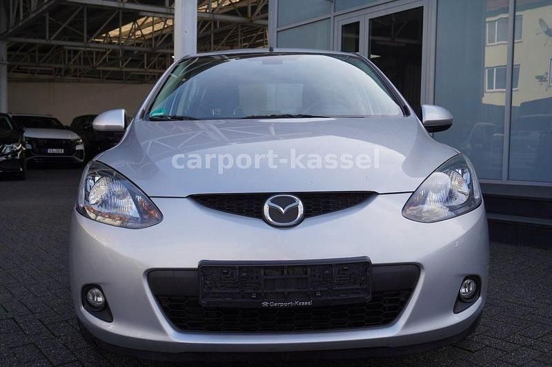 Gebraucht Mazda 2 103 PS (75 kW) 2009 Silber Kleinwagen