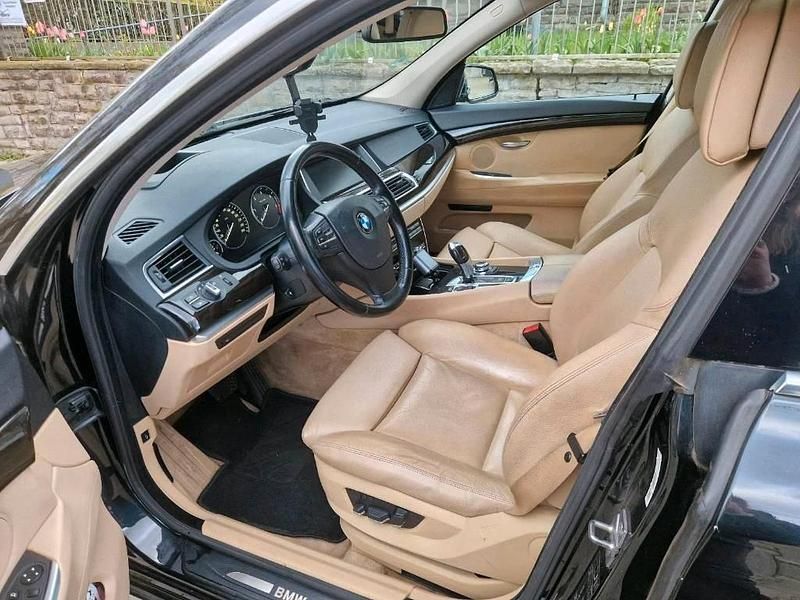 Gebraucht BMW 530 245 PS (180 kW) 2011 Schwarz Limousine