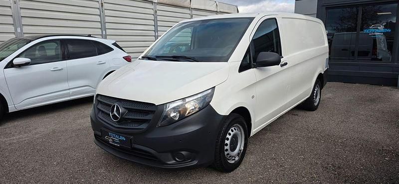 Weiß Gebraucht 2020 Mercedes Vito Van / Kleinbus | 16.890 € (Guter Preis) - Bild 1/4