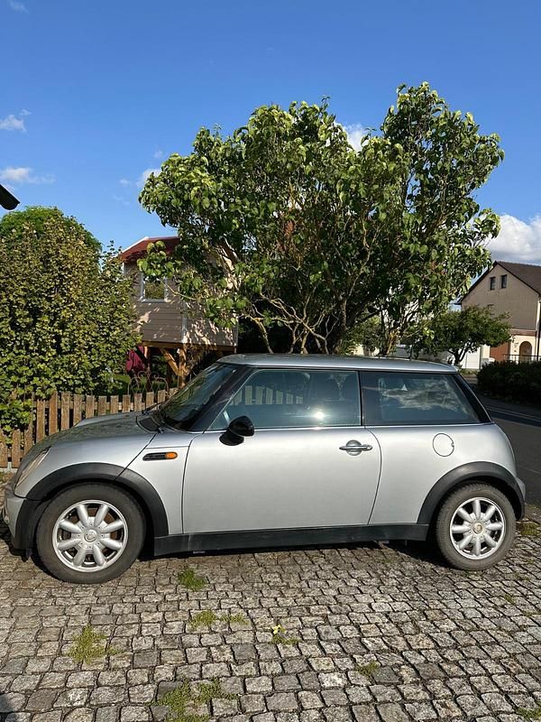 Silber Gebraucht 2005 Mini Cooper Coupé Coupé | 1.950 € (Guter Preis) - Bild 1/4