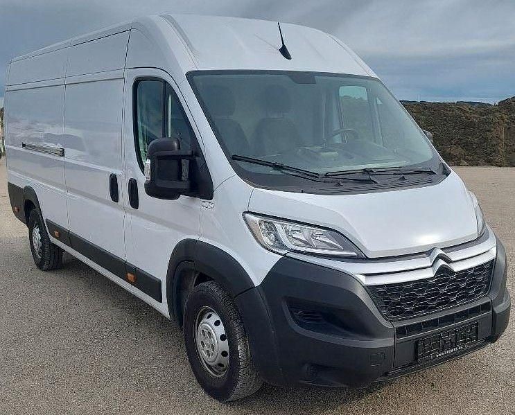 Weiß Gebraucht 2024 Citroën Jumper Van / Kleinbus | 20.990 € (Guter Preis) - Bild 1/4