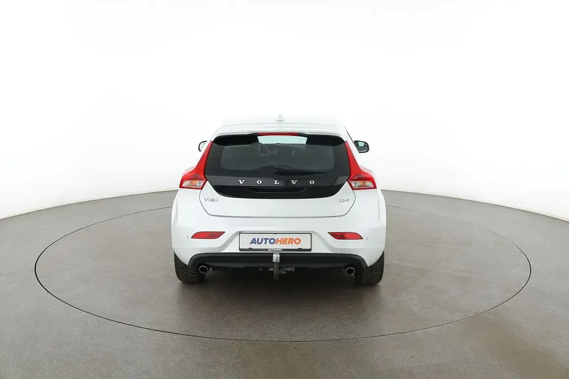Gebraucht Volvo V40 Ocean Race 190 PS (139 kW) 2016 Weiß Kombi