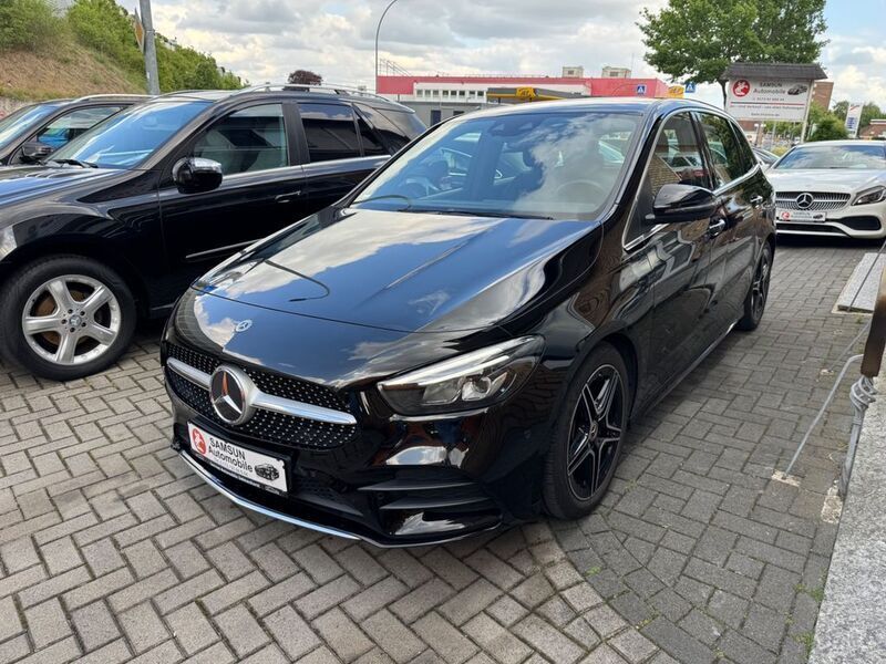 Schwarz Gebraucht 2021 Mercedes B180 AMG Van / Kleinbus | 22.500 € (Superpreis) - Bild 1/4
