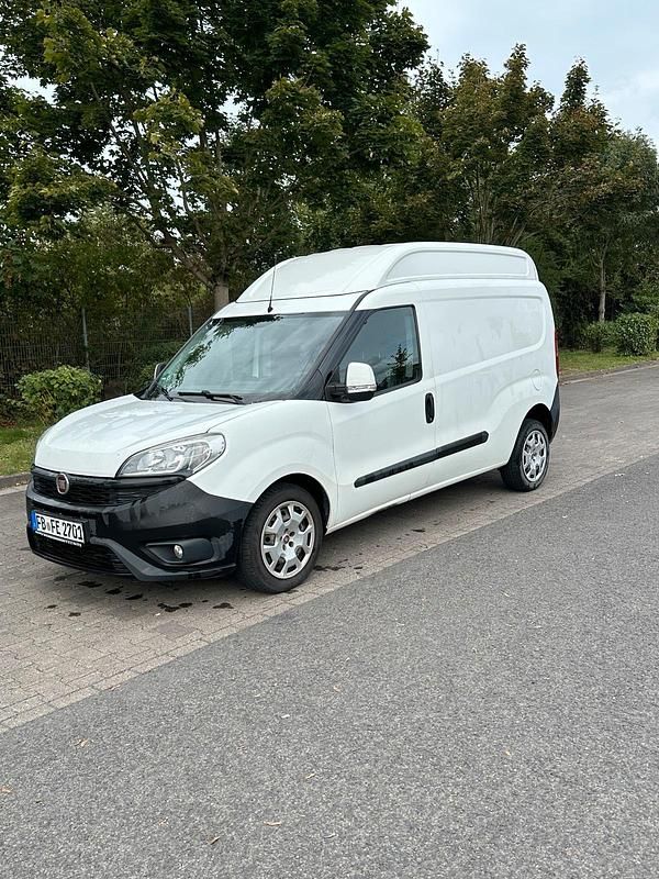 Gebraucht Fiat Doblò 100 PS (73 kW) 2016 Weiß Van / Kleinbus