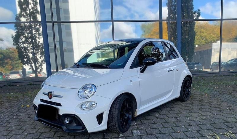 Weiß Gebraucht 2024 Abarth 595 Kleinwagen | 21.200 € (Guter Preis) - Bild 1/4