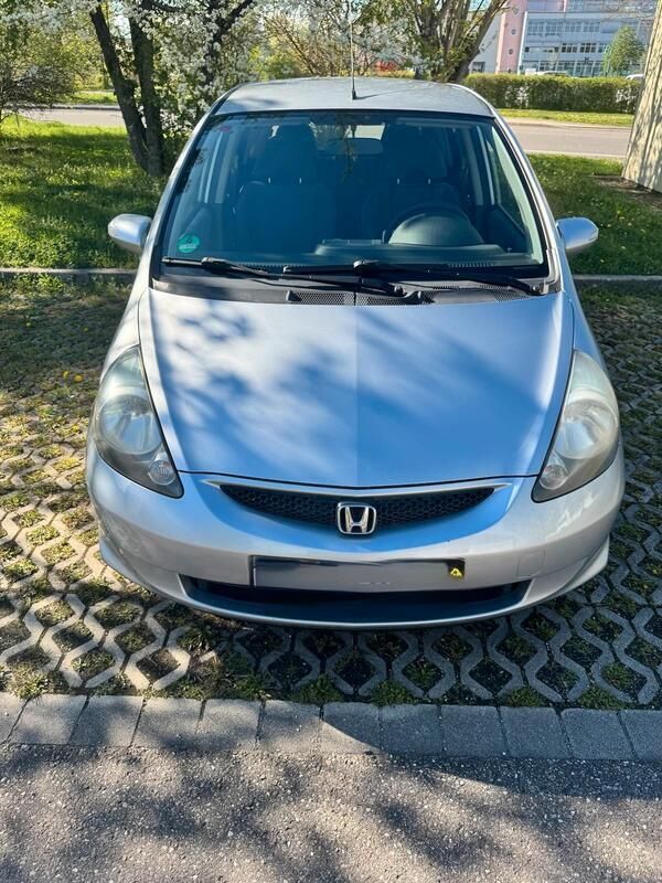 Grau Gebraucht 2005 Honda Jazz LS Kleinwagen | 2.000 € (Fairer Preis) - Bild 1/4