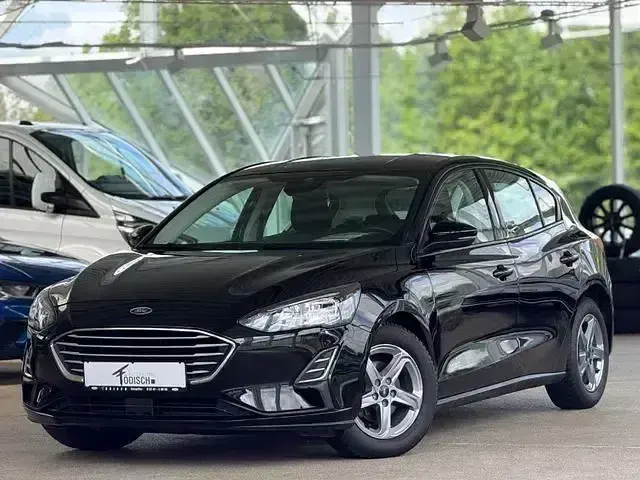 Używany Ford Focus 125 KM (91 kW) 2020 Czarny Sedan/Limuzyna