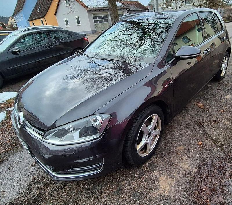 Gebraucht VW Golf VII LOUNGE 110 PS (80 kW) 2015 Limousine