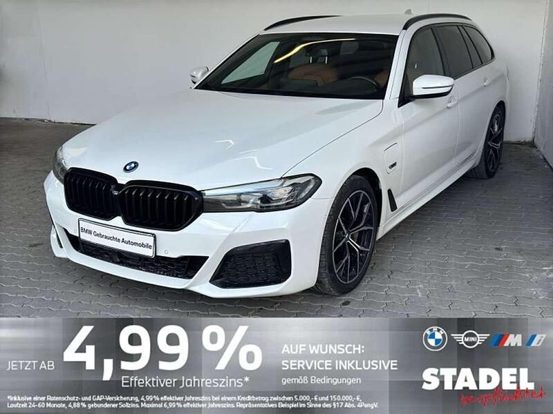 Alpinweiss uni Gebraucht 2022 BMW 530e M Sport Kombi | 35.379 € (Fairer Preis) - Bild 1/4
