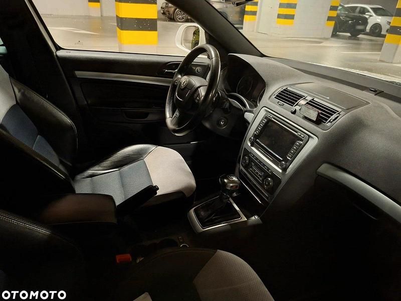 Gebraucht Skoda Octavia RS 170 PS (125 kW) 2011 Weiß Kombi