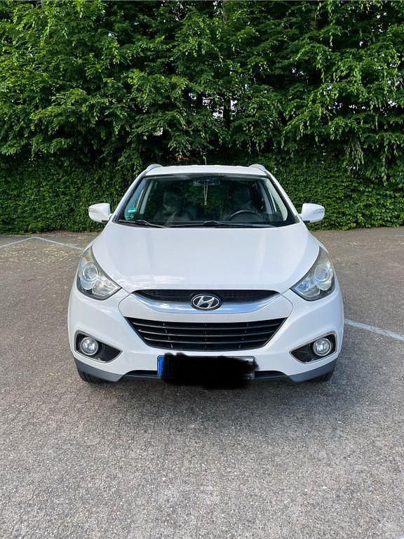 Weiß Gebraucht 2013 Hyundai ix35 Edition SUV | 10.300 € (Etwas zu teuer) - Bild 1/4