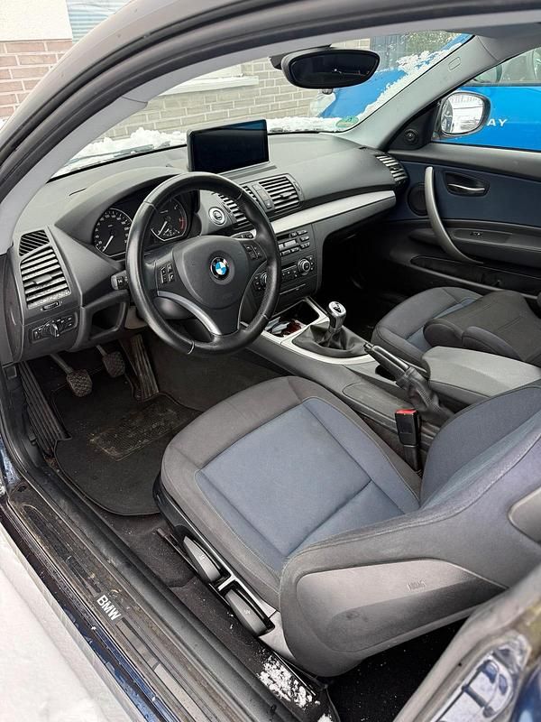Gebraucht BMW 116 116 PS (85 kW) 2011 Blau Kleinwagen