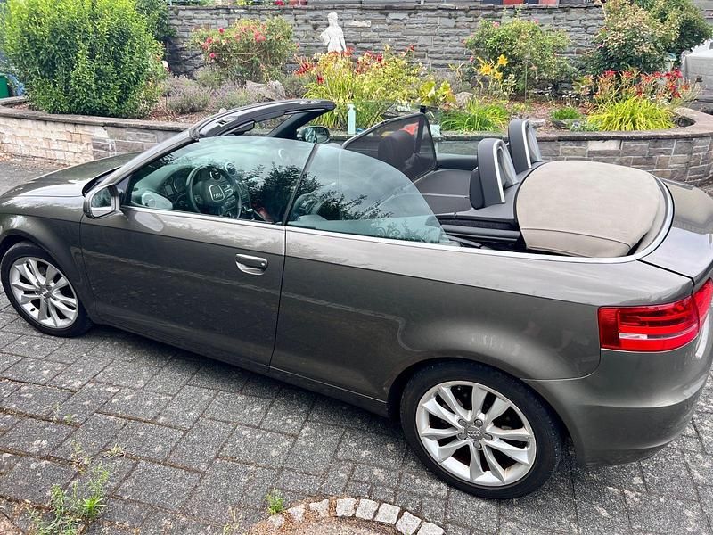 Second-hand Audi Cabriolet 105 CP (77 kW) 2012 Maro Cabrio