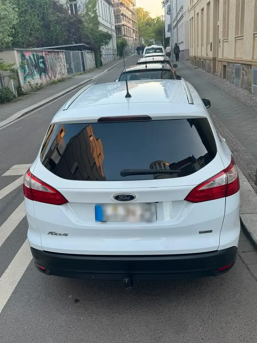 Gebraucht Ford Focus 125 PS (91 kW) 2013 Weiß Kombi