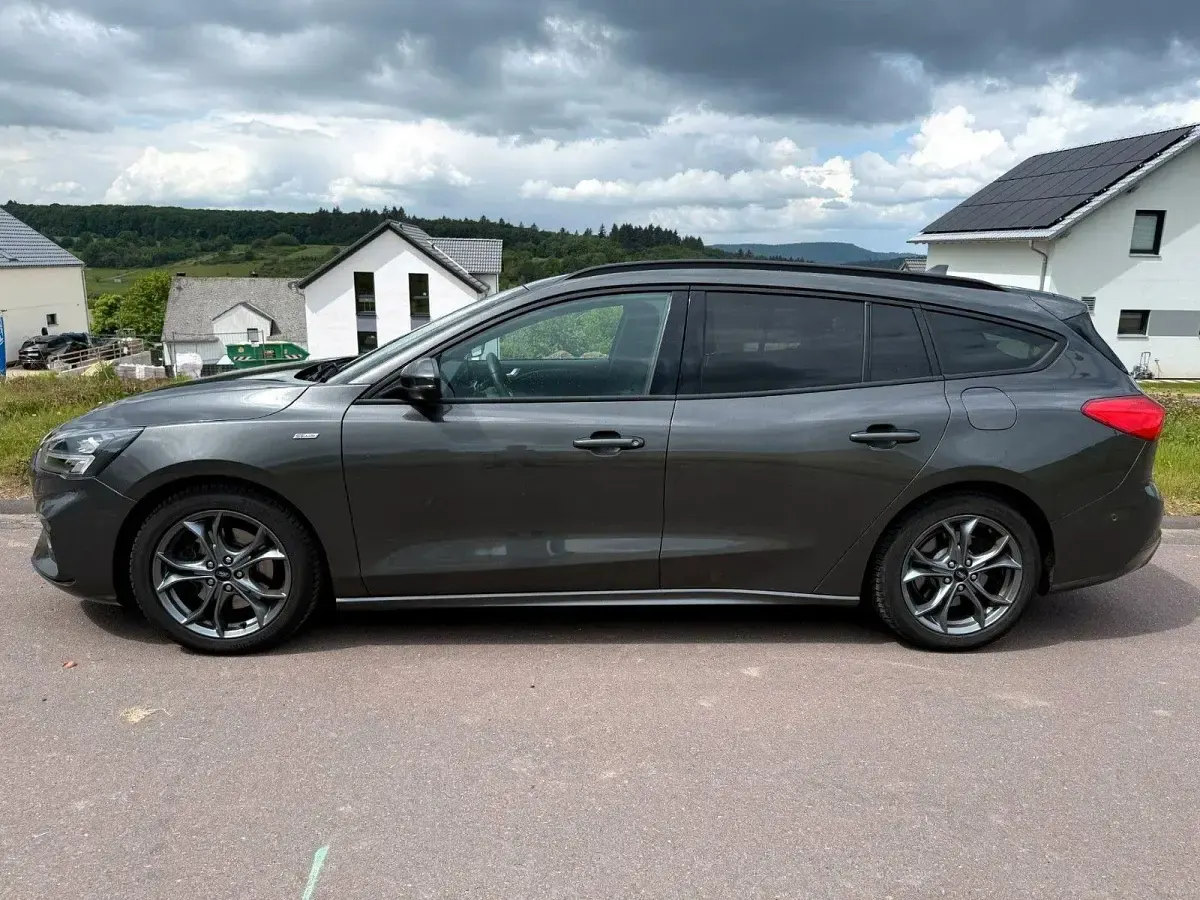 Gebraucht Ford Focus ST-Line 150 PS (110 kW) 2020 Grau Kombi