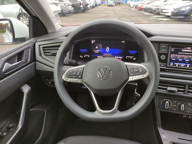 Gebraucht VW Polo Basis 80 PS (58 kW) 2023 Weiß Kleinwagen