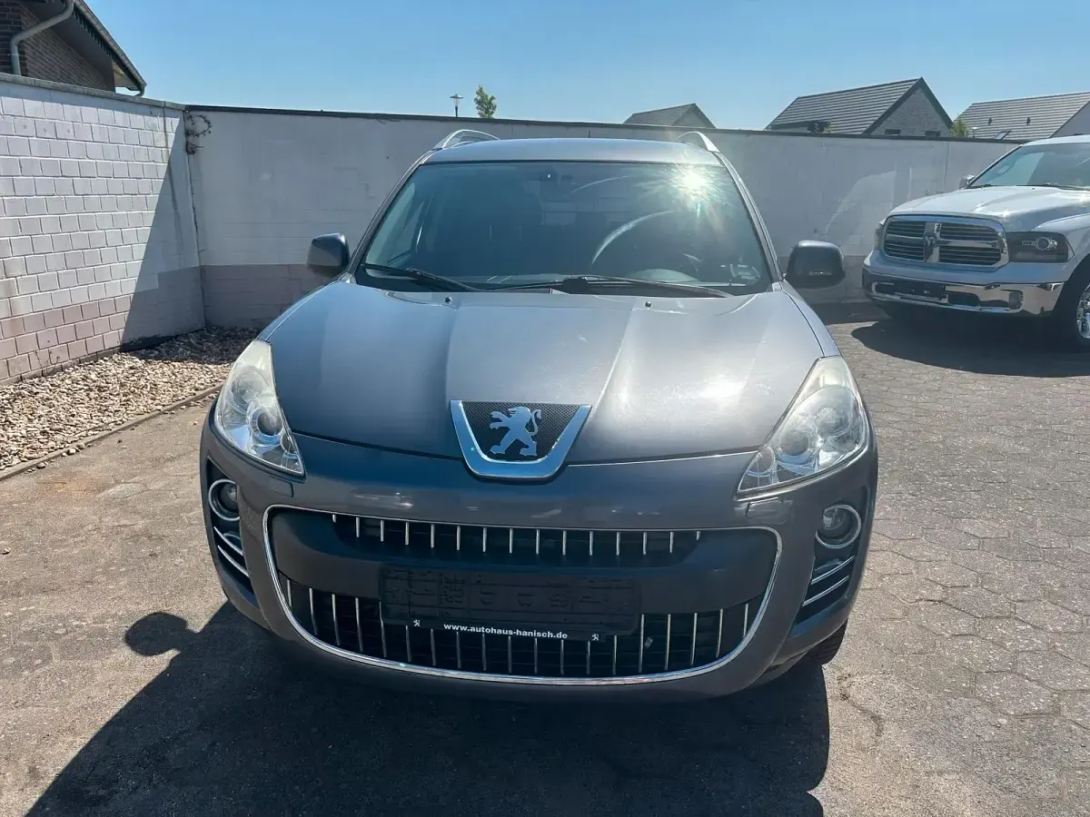 Gebraucht Peugeot 4007 156 PS (114 kW) 2012 Grau SUV