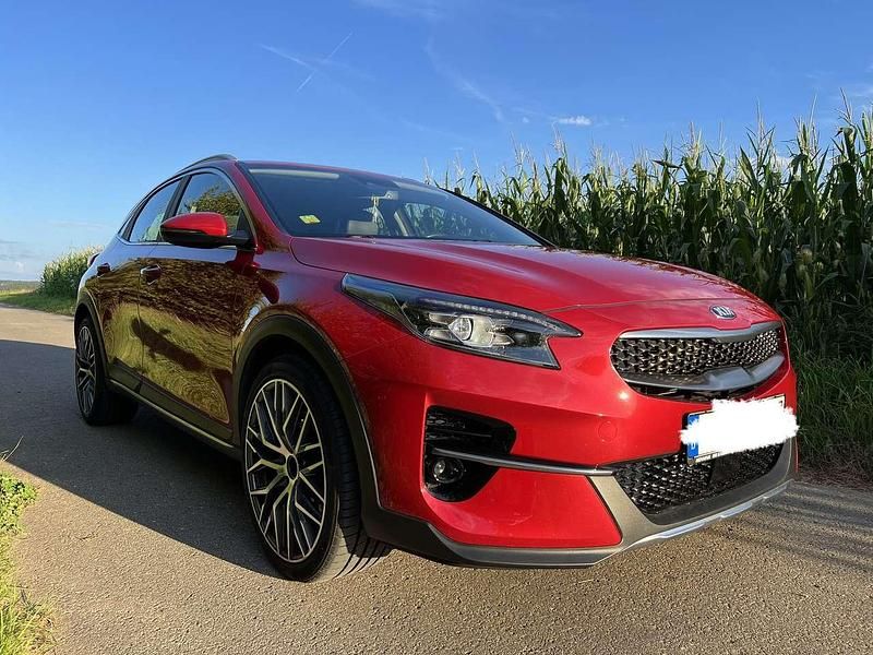 Rot Gebraucht 2021 Kia XCeed Spirit SUV | 19.499 € (Fairer Preis) - Bild 1/4