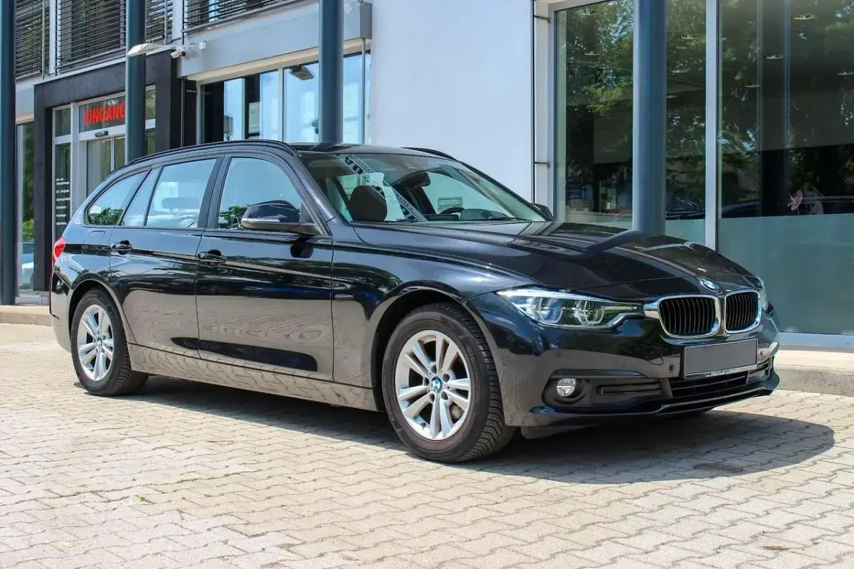 Gebraucht BMW 316 Advantage 116 PS (85 kW) 2015 Schwarz Kombi
