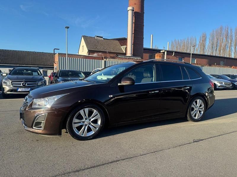 Gebraucht Chevrolet Cruze LTZ 163 PS (119 kW) 2012 Espresso braun Kombi