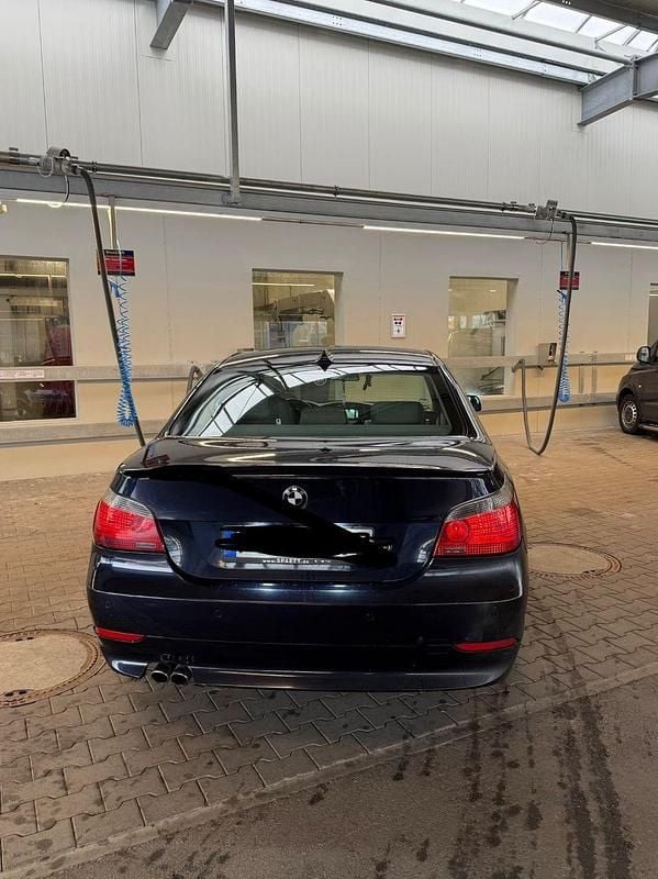 Second-hand BMW 525 177 CP (130 kW) 2005 Albastru Berlinǎ