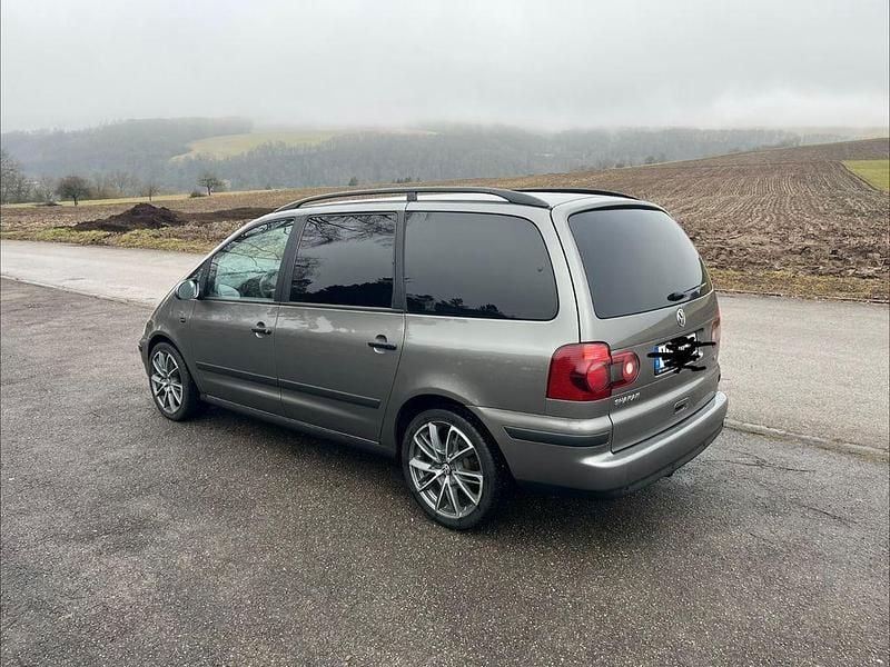 Gebraucht VW Sharan Trendline 116 PS (85 kW) 2010 Grau Van / Kleinbus