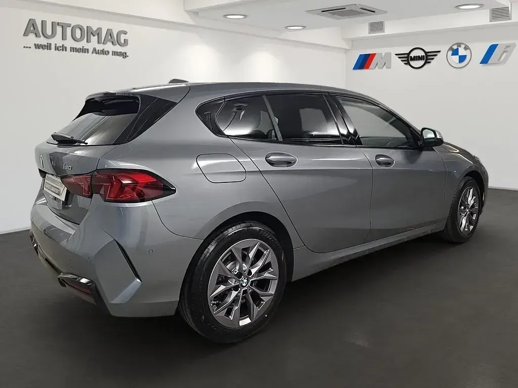 Używany BMW 120 154 KM (113 kW) 2025 Szary Hatchback
