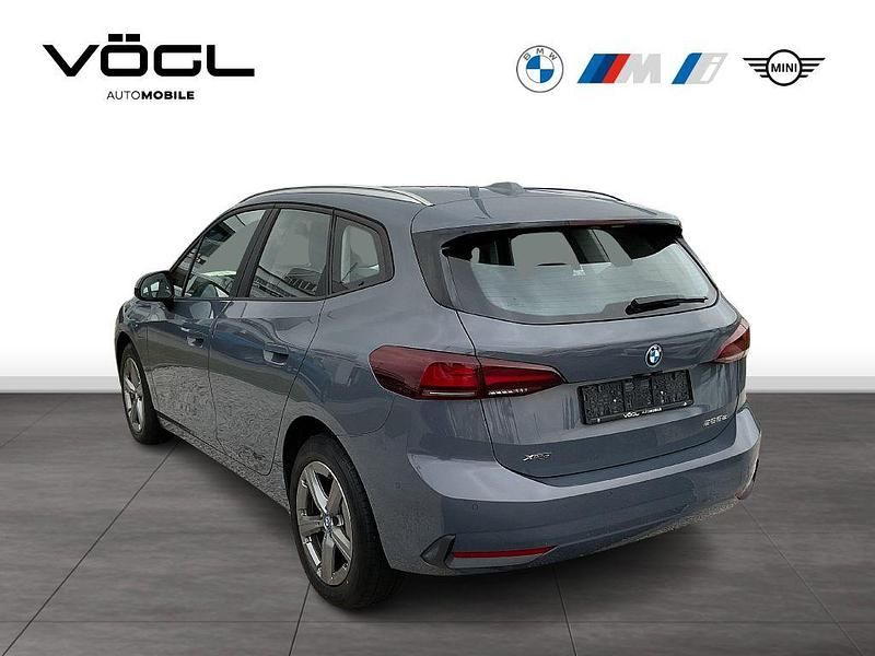 Gebraucht BMW 225 Active Tourer 136 PS (100 kW) 2023 Grau Van / Kleinbus