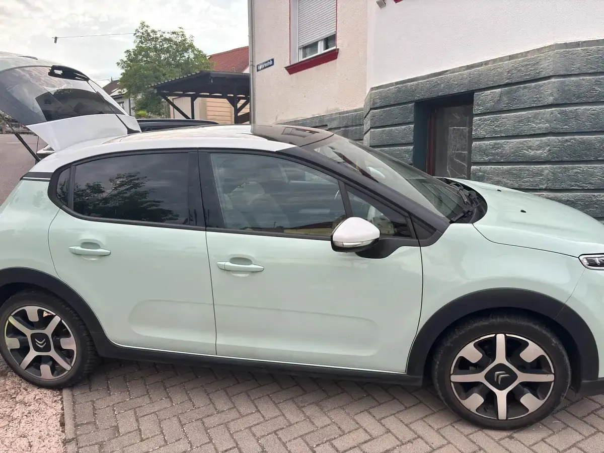 Gebraucht Citroën C3 82 PS (60 kW) 2017 Grün Limousine