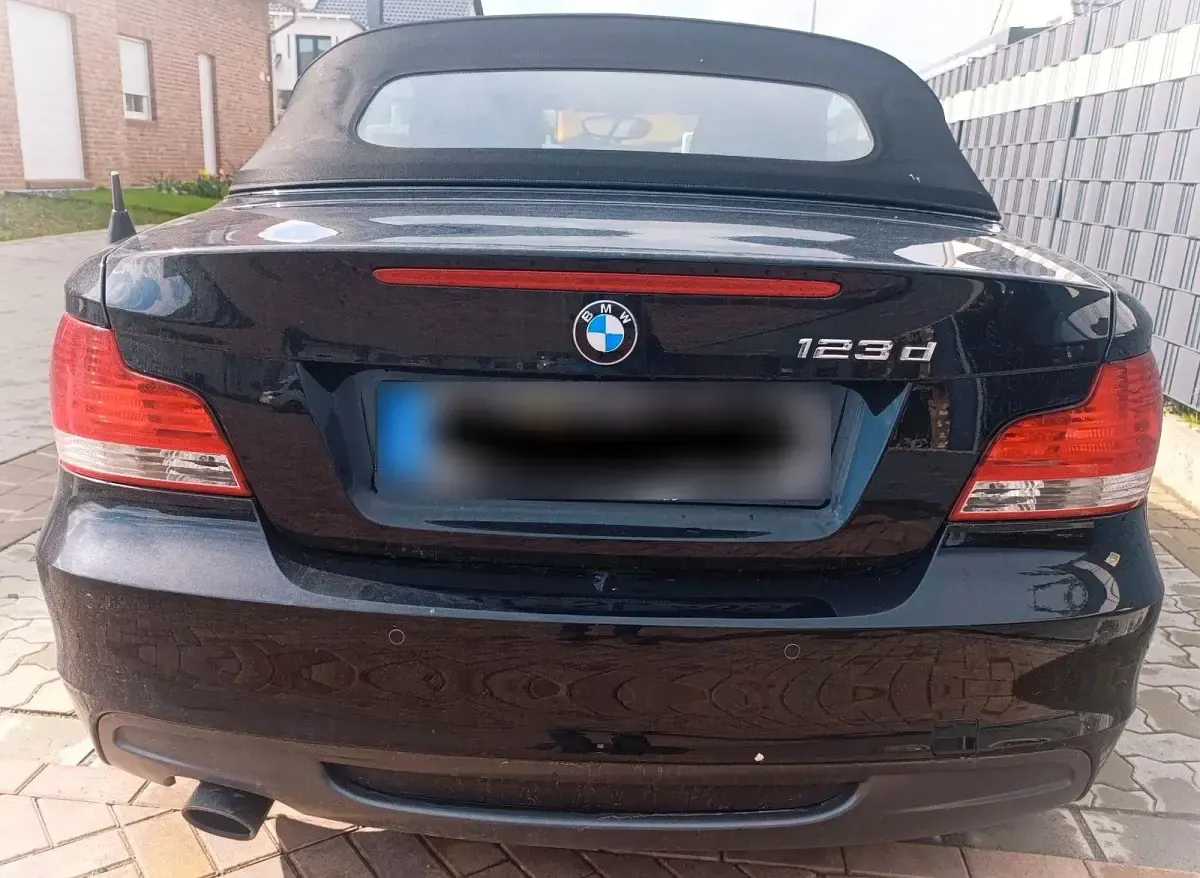Gebraucht BMW 123 Cabriolet Performance 204 PS (150 kW) 2011 Schwarz Cabrio
